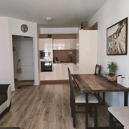 Studio Aivasovskij Park - Meters Away From Beach Поморие Екстериор снимка