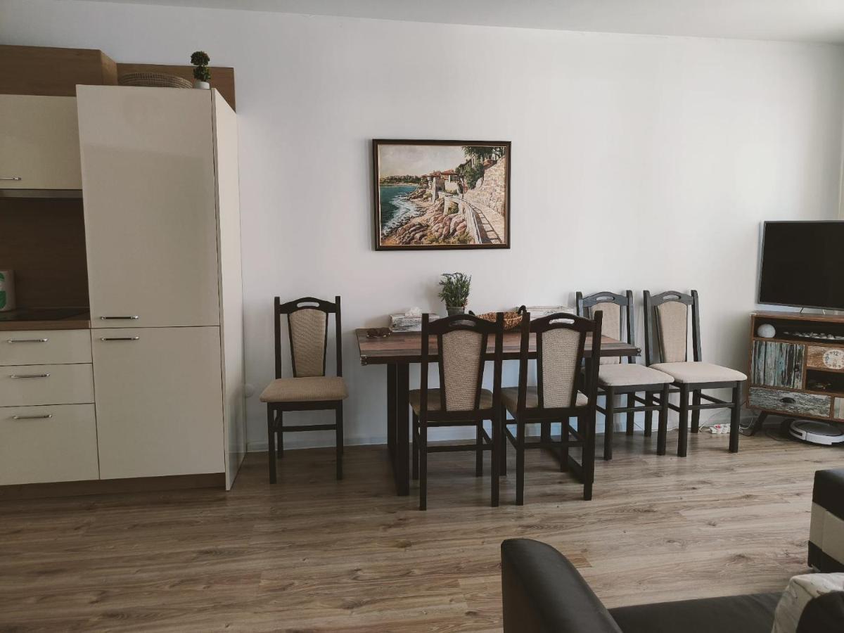 Studio Aivasovskij Park - Meters Away From Beach Поморие Екстериор снимка
