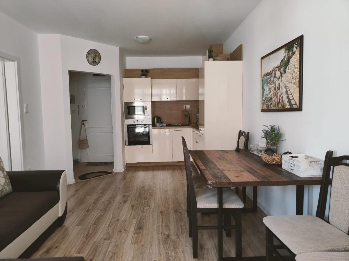 Studio Aivasovskij Park - Meters Away From Beach Поморие Екстериор снимка