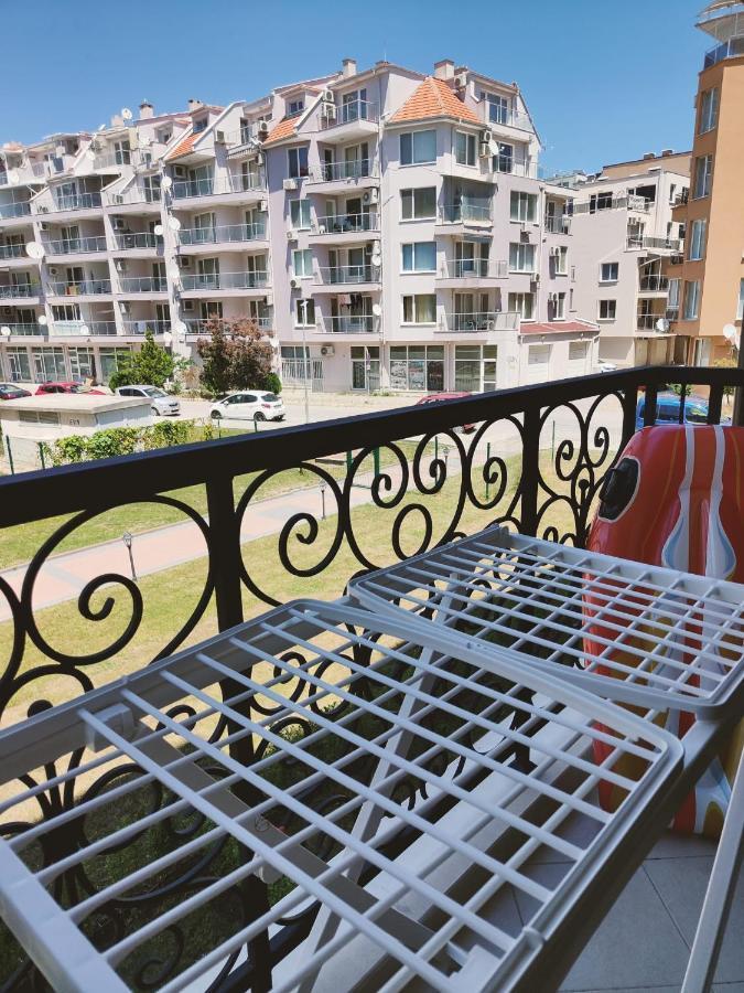 Studio Aivasovskij Park - Meters Away From Beach Поморие Екстериор снимка